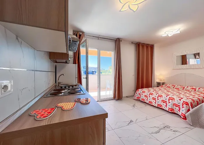 Modern In * Μπιμπιόνε